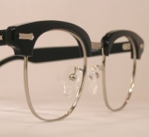 COMBO VINTAGE EYEGLASSES ANGLE photo, under 350 kb