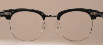 COMBO VINTAGE EYEGLASSES SIDE photo, under 350 kb