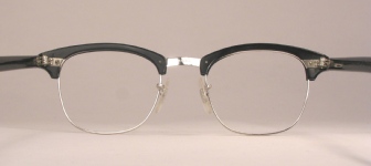 COMBO VINTAGE EYEGLASSES SIDE photo, under 350 kb