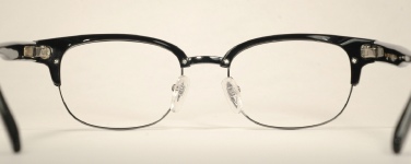 COMBO VINTAGE EYEGLASSES SIDE photo, under 350 kb