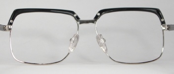 COMBO VINTAGE EYEGLASSES SIDE photo, under 350 kb