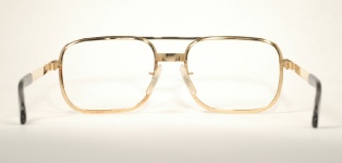 METAL VINTAGE EYEGLASSES BACK photo, under 350 kb