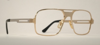 METAL VINTAGE EYEGLASSES HINGE photo, under 350 kb