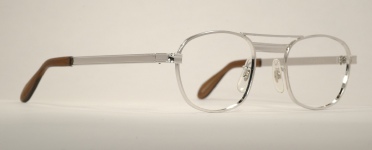 METAL VINTAGE EYEGLASSES HINGE photo, under 350 kb