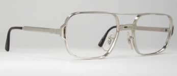 METAL VINTAGE EYEGLASSES HINGE photo, under 350 kb