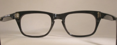 PLASTIC VINTAGE EYEGLASSES SIDE photo, under 350 kb