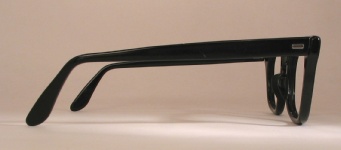 PLASTIC VINTAGE EYEGLASSES BRIDGE BACK photo, under 350 kb