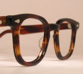 PLASTIC VINTAGE EYEGLASSES ANGLE photo, under 350 kb