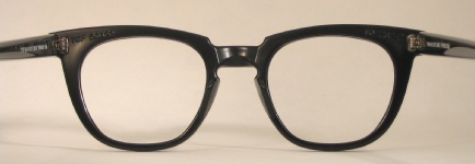 PLASTIC VINTAGE EYEGLASSES SIDE photo, under 350 kb