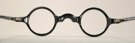 PLASTIC VINTAGE EYEGLASSES SIDE photo, under 350 kb