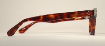 PLASTIC VINTAGE EYEGLASSES BRIDGE BACK photo, under 350 kb