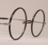 WIRE VINTAGE EYEGLASSES ANGLE photo, under 350 kb