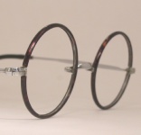 WIRE VINTAGE EYEGLASSES ANGLE photo, under 350 kb