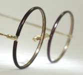 WIRE VINTAGE EYEGLASSES ANGLE photo, under 350 kb