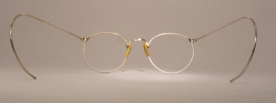 WIRE VINTAGE EYEGLASSES BACK photo, under 350 kb