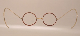 WIRE VINTAGE EYEGLASSES BACK photo, under 350 kb