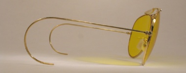 WIRE VINTAGE EYEGLASSES SIDE photo, under 350 kb