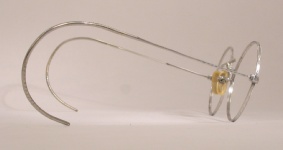 WIRE VINTAGE EYEGLASSES SIDE photo, under 350 kb