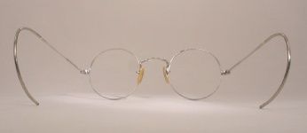 WIRE VINTAGE EYEGLASSES BACK photo, under 350 kb