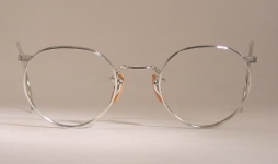 WIRE VINTAGE EYEGLASSES FRONT photo, under 350 kb