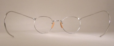 WIRE VINTAGE EYEGLASSES BACK photo, under 350 kb