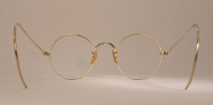 WIRE VINTAGE EYEGLASSES BACK photo, under 350 kb