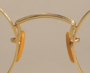 WIRE VINTAGE EYEGLASSES BRIDGE photo, under 350 kb