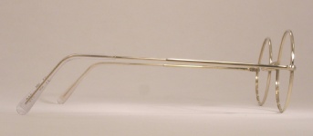 WIRE VINTAGE EYEGLASSES SIDE photo, under 350 kb