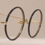 WIRE VINTAGE EYEGLASSES ANGLE photo, under 350 kb