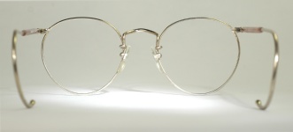 WIRE VINTAGE EYEGLASSES BACK photo, under 350 kb