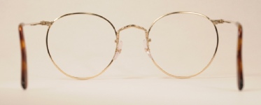 WIRE VINTAGE EYEGLASSES BACK photo, under 350 kb