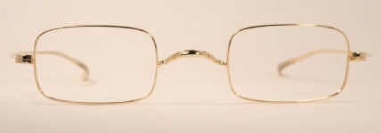 WIRE VINTAGE EYEGLASSES FRONT photo, under 350 kb