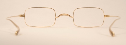 WIRE VINTAGE EYEGLASSES BACK photo, under 350 kb