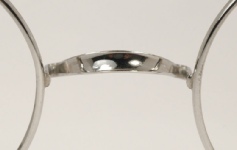 WIRE VINTAGE EYEGLASSES BRIDGE photo, under 350 kb