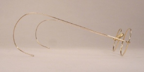 WIRE VINTAGE EYEGLASSES SIDE photo, under 350 kb