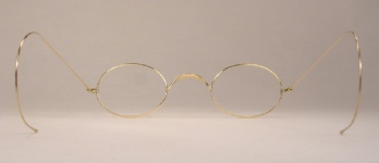 WIRE VINTAGE EYEGLASSES BACK photo, under 350 kb