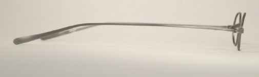 WIRE VINTAGE EYEGLASSES SIDE photo, under 350 kb