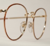 WIRE VINTAGE EYEGLASSES ANGLE photo, under 350 kb