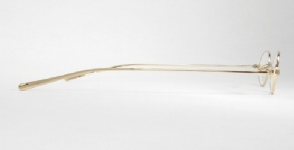 WIRE VINTAGE EYEGLASSES SIDE photo, under 350 kb