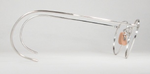 WIRE VINTAGE EYEGLASSES SIDE photo, under 350 kb